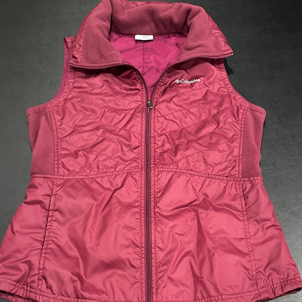 Columbia Women's Raspberry Quilted Vest